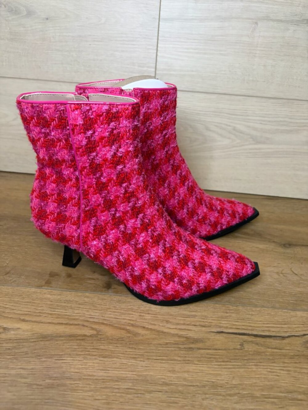 Betsey Johnson Louisa Fuchsia Bootie Size 8.5
